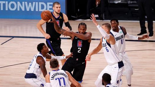 Mavericks ganan como equipo; Jazz y Celtics, arrollan; Raptors, sufren