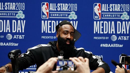 Harden hace su primer entrenamiento con Rockets y charla con Stephen Silas