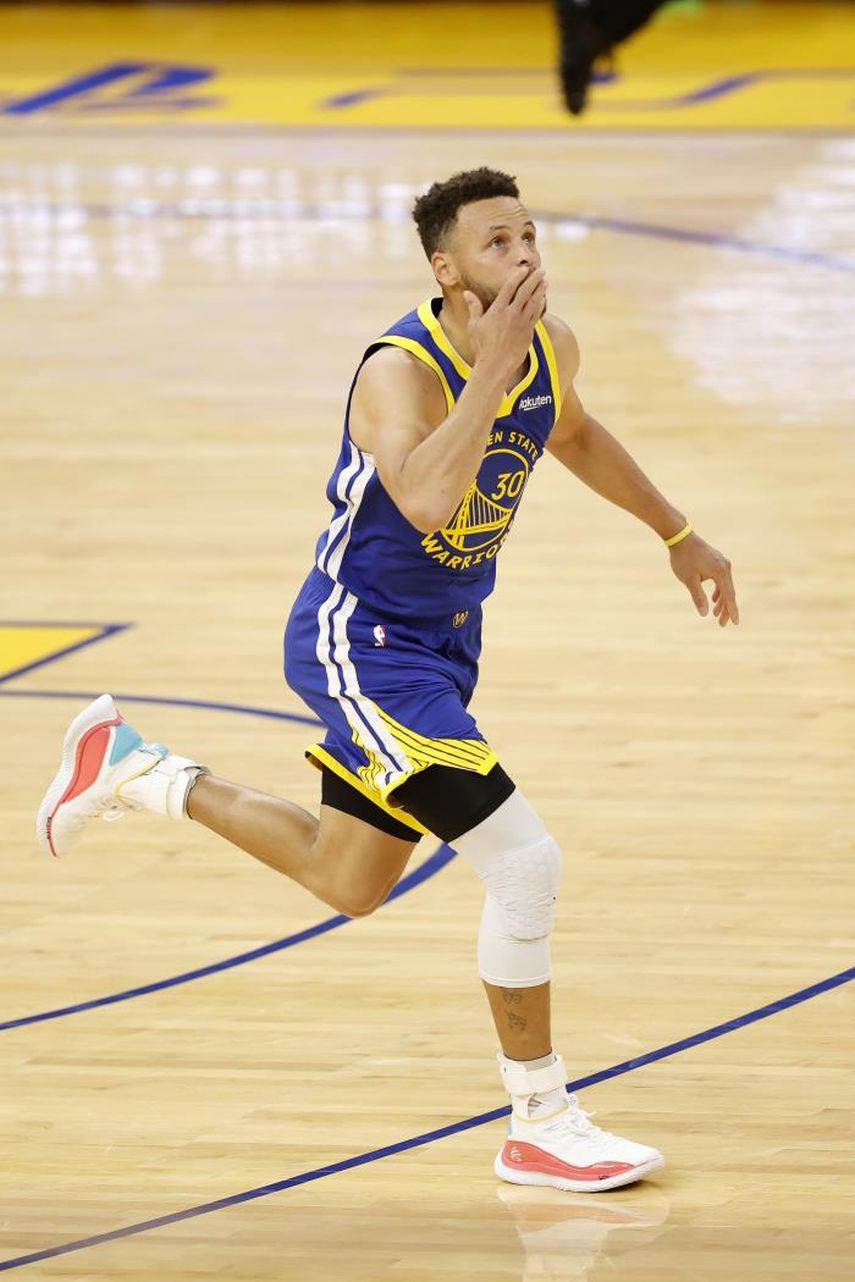 118-97. Curry y Warriors dan la bienvenida a los aficionados con triunfo