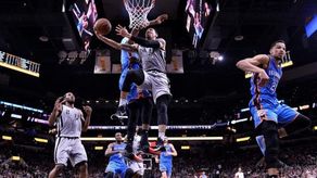 Warriors y Spurs siguen intocables como locales con marcas históricas