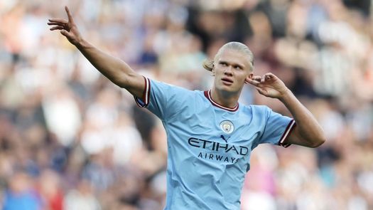 Haaland lidera la tabla de goleadores gracias a su primer hat trick en Inglaterra