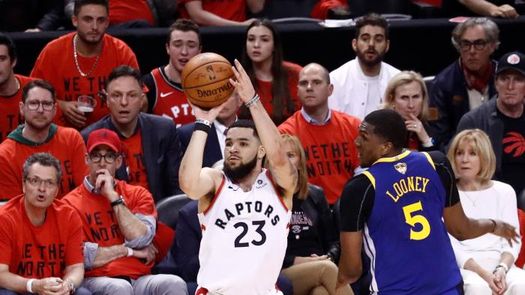 Los Raptors sorprenden a los Lakers; Bucks, Nuggets y Sixers, triunfos trabajados