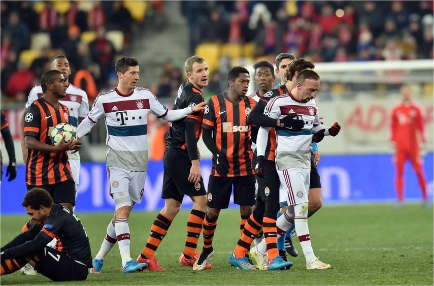 0-0. El Bayern domina pero no remata y pierde por expulsión a Xabi Alonso