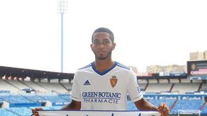 César Yanis en su presentación como jugador del Real Zaragoza
