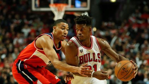 Jimmy Buttler no hará su debut con los Heat por razones personales