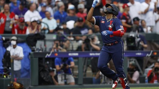 Vladimir Jr. llega a los 45 cuadrangulares y es nuevo líder solitario