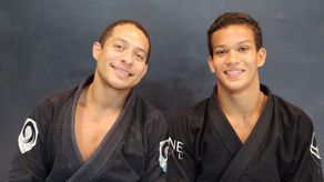 De izquierda a derecha, David Beluche y Lucas Delan Goldner.