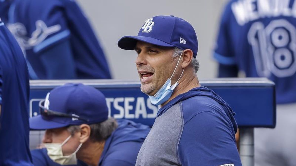 Cash, de los Rays, y Mattingly, de los Marlins, nombrados Manejadores del Año