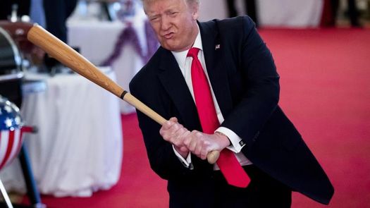 El expresidente Trump pide boicotear las Grandes Ligas y advierte a las compañías