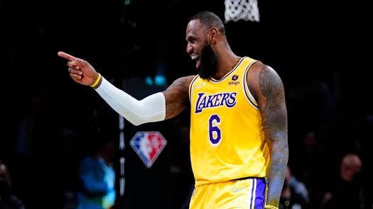 LeBron James anotó 33 puntos en 34 minutos en la victoria de los Lakers 106 - 96 ante los Nets en Brooklyn.