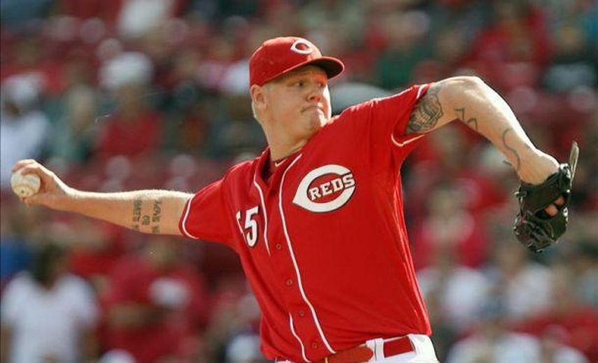 7-5. Latos controla la pólvora de los Cachorros