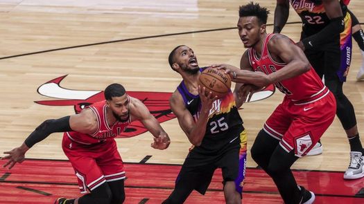 97-106. Phoenix recupera el camino ganador con Ayon y Booker