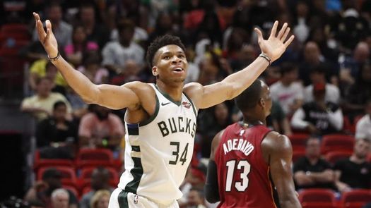 Para Budenholzer su jugador Antetokounmpo merece el MVP