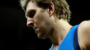 97-104. Nowitzki no ganó duelo a Porzingis, pero vencieron los Mavericks