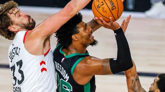 102-99.Tatum y Smart lideran remontada de Celtics y vuelven a ganar a Raptors