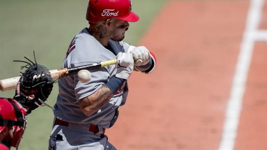 Yadier Molina cree que no quieren que iguale los 10 guantes de oro de Bench