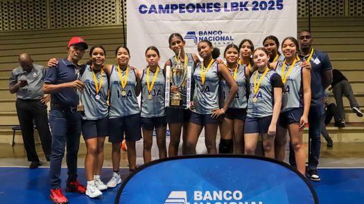 Festejo histórico para el profesor Raúl Pineda, quien alcanzó más de 100 títulos con el IJA en más de cinco décadas de trayectoria. Festejo histórico para el profesor Raúl Pineda, quien alcanzó más de 100 títulos con el IJA en más de cinco décadas de trayectoria.