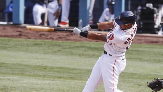 5-4. Brantley pega sencillo y pone números finales al triunfo de los Astros