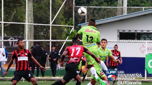 Sporting y Tauro quedaron a deber