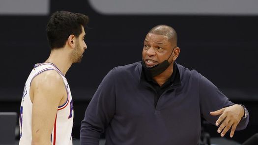 130-114. Los reservas Milton y el turco Korkmaz encabezan el triunfo de Sixers ante Pacers