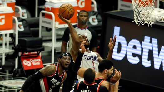 133-116.George recupera la magia encestadora y Leonard fue el líder