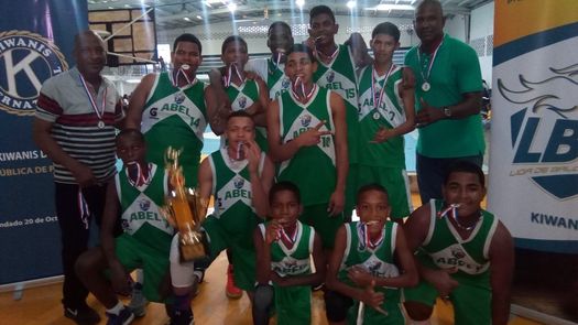 Abel Bravo ganó por partida doble en baloncesto Kiwanis de Colón