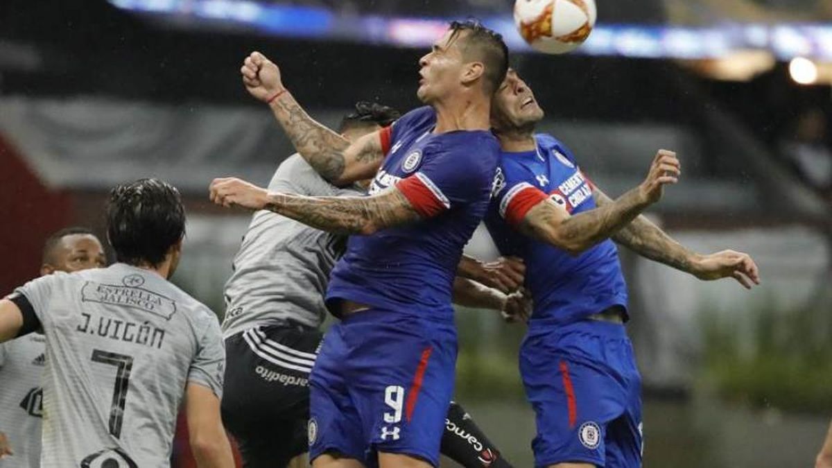 Cruz Azul vence al Atlas y se confirma como líder del Apertura mexicano