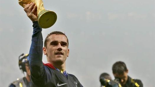 Griezmann festeja el Mundial en su Macon natal Griezmann festeja el Mundial en su Macon natal