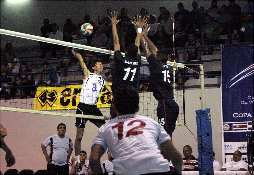 Panamá sigue invicto y peleándose el liderato en el Centroamericano