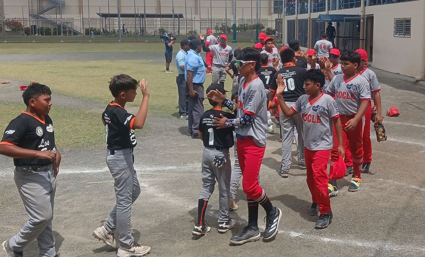 La novena de Coclé logró su clasificación a la Final del Campeonato Nacional Infantil de Béisbol tras vencer a Los Santos en la última fecha de la Super Ronda. Foto: Cortesía/Aurelio Ortiz G.