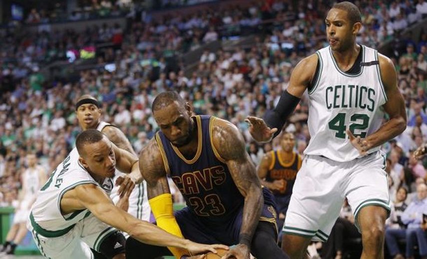 LeBron James y James Harden encabezan el Primer Equipo de la NBA