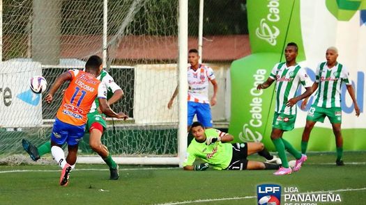 Tauro FC acabó con su sequía de diez partidos.