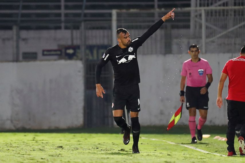 El Bragantino derrota al Goianense y sigue liderando la liga brasileña