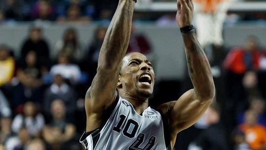 121-123. ETwaun Moore deja a los Suns al borde del liderato