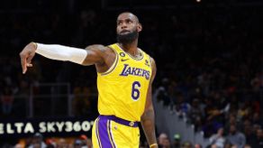 LeBron James y los Lakers se enfrentan a los Pacers