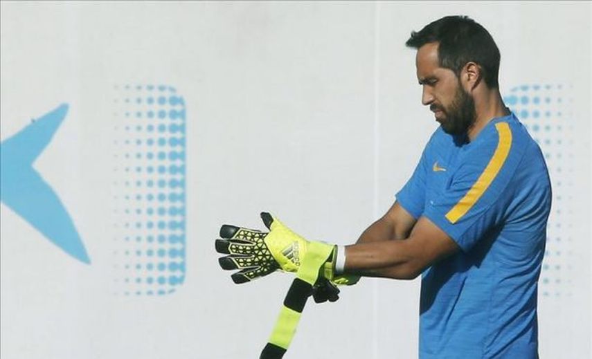 Bravo recibe el alta médica y entra en la lista para jugar ante el Sevilla