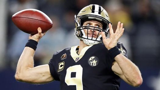 Drew Brees es criticado con dureza por defender el respeto a la bandera