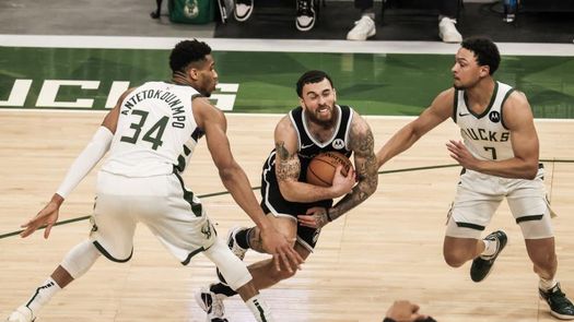 107-96. Antetokounmpo reivindica ser MVP y Bucks empatan serie ante Nets