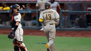 4-3. Machado remolca dos carreras y anota la del triunfo de los Padres sobre los Astros