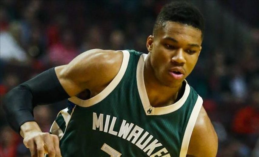113-100. Antetokounmpo lidera a los Bucks y los Sixers siguen perdiendo
