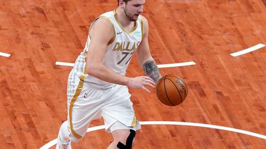 97-124. Los Mavericks ganan a pesar de la expulsión de Doncic