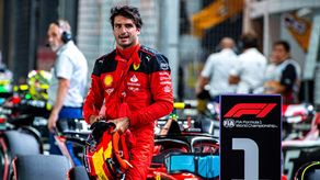 Carlos Sainz Jr. logra la pole position en Singapur