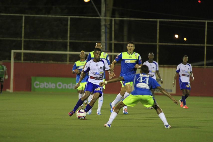 Árabe Unido y CAI quieren evitar permanecer en el sótano