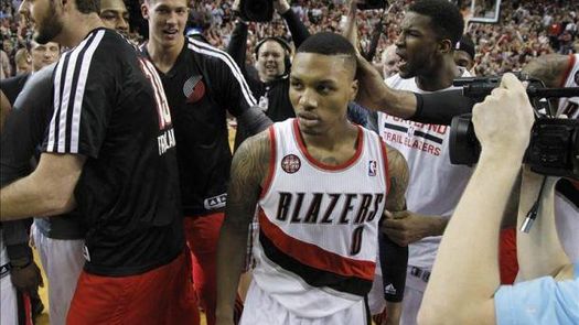 97-87. Lillard dirigió con doble-doble a los líderes Trail Blazers