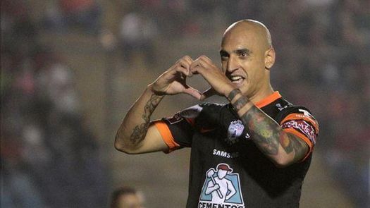 El argentino Nahuelpán marca un doblete en el triunfo del Pachuca sobre el Chiapas