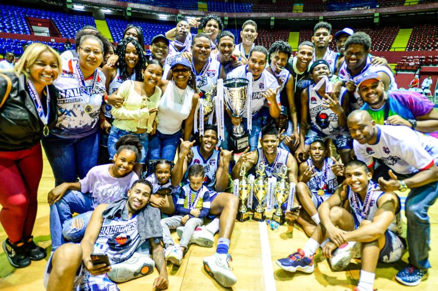 Halcones campeones de la Liga de Baloncesto Nacional U23