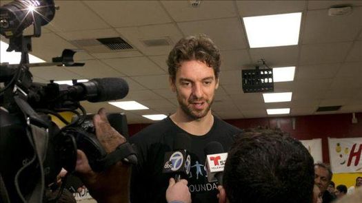Pau Gasol ganó el premio Magic Johnson Award por su buen trato con la prensa