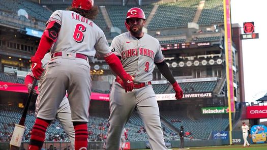 6-0. Moustakas y Naquin jonronean en la victoria de los Rojos los Marlins