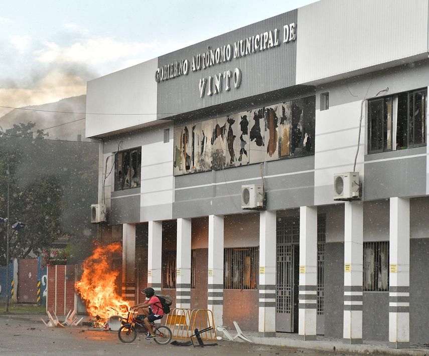 El fútbol boliviano sigue parado tras más de dos semanas de crisis política