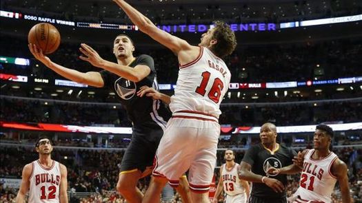 Pau Gasol logró el duodécimo doble-doble, sexto consecutivo, con derrota